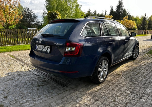 Skoda Octavia cena 41500 przebieg: 290000, rok produkcji 2017 z Wrocław małe 29